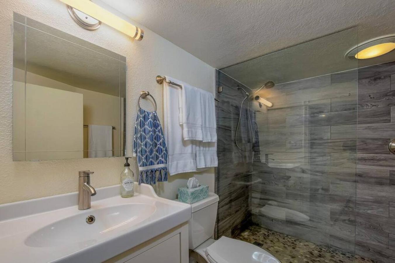 Private New Garden Apartment W Hot Tub Camas Dış mekan fotoğraf